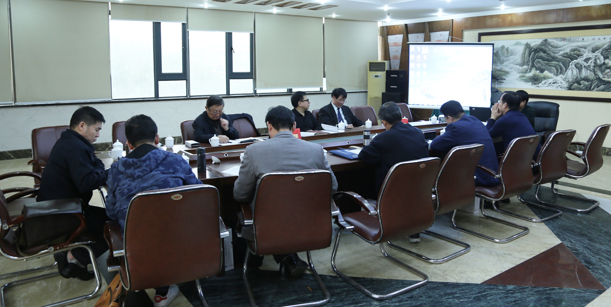 常务副理事长清华大学教授魏续臻、天津红桥区教师进修学校校长徐长青、成都市成华区教育科学研究院院长沈明德、常州田家炳中学副校长潘建明，常州市金坛区朝阳小学校长蒋守成，联盟秘书长吕凤祥。 