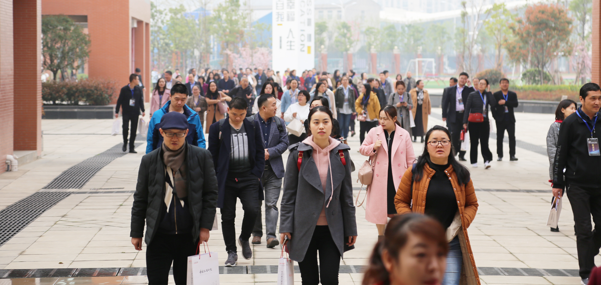 为了对这些特色教学主张、教学方法进行研究、提炼和推广，供教育同行学习借鉴，研究院至今已举办了四届名师课堂教学风格与特色观摩展示活动。