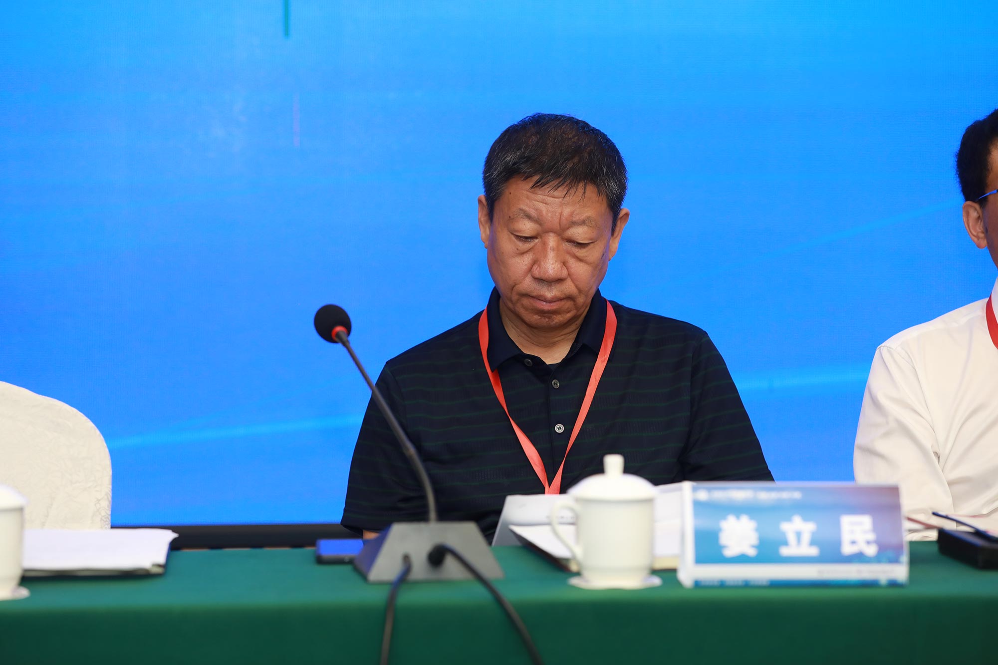 联盟常务副理事长、赤峰市教研中心主任姜立民在理事会上