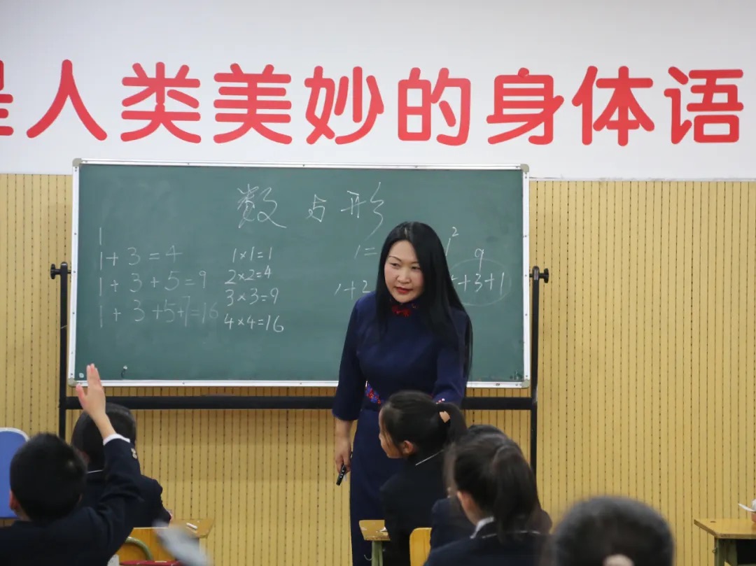 692eaf7d1bf2e.jpg 692eaf7d1bf2e.jpg